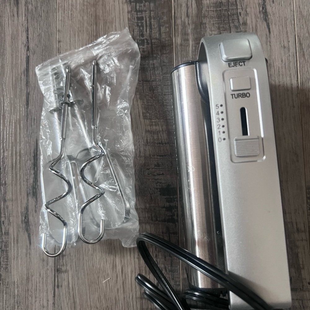 Handheld Mixer - Picture 3 of 4